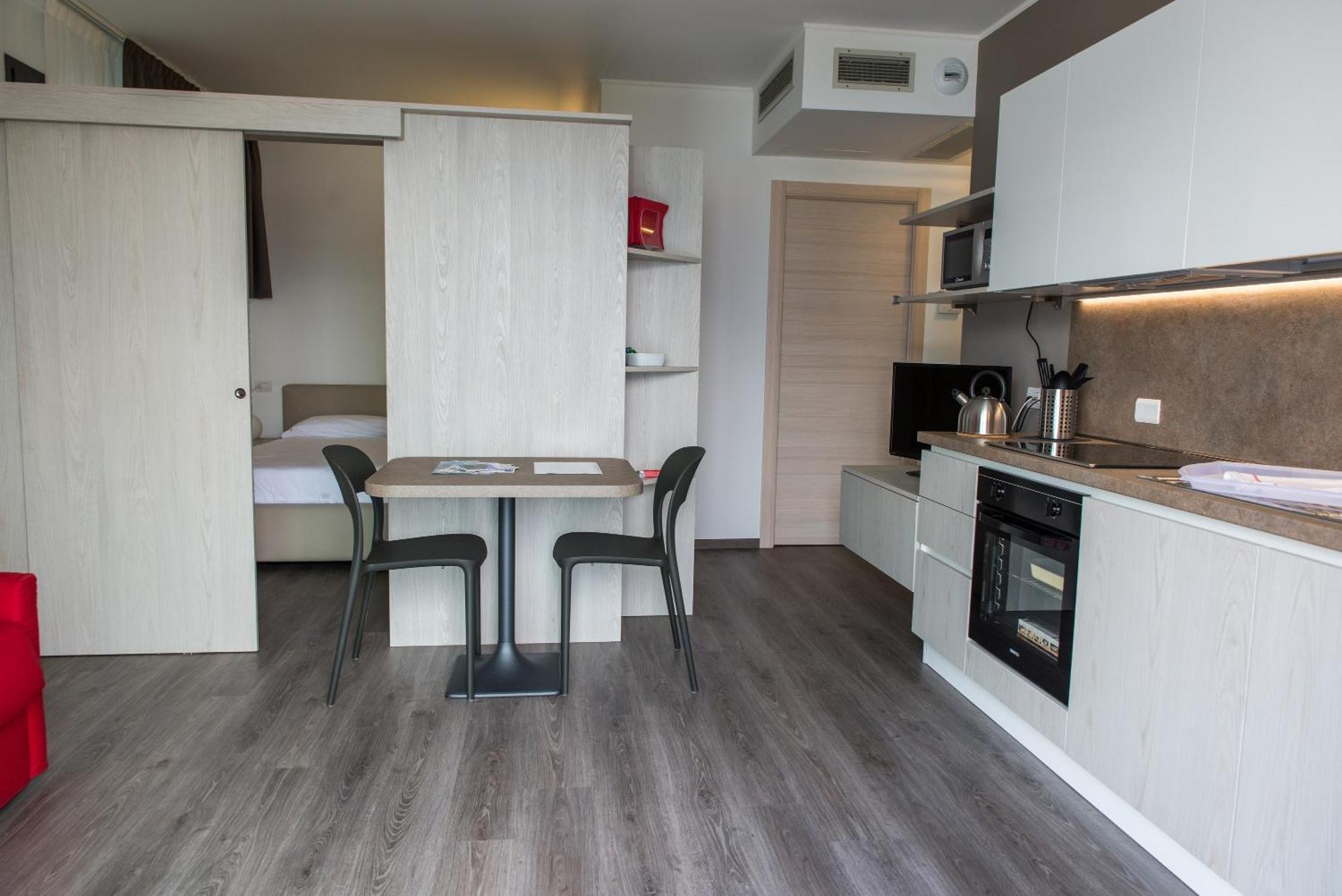 Ferienwohnung Residenza Luigina Varenna Zimmer foto