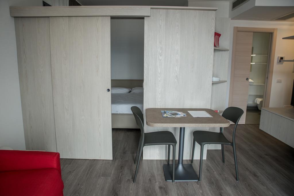 Ferienwohnung Residenza Luigina Varenna Zimmer foto