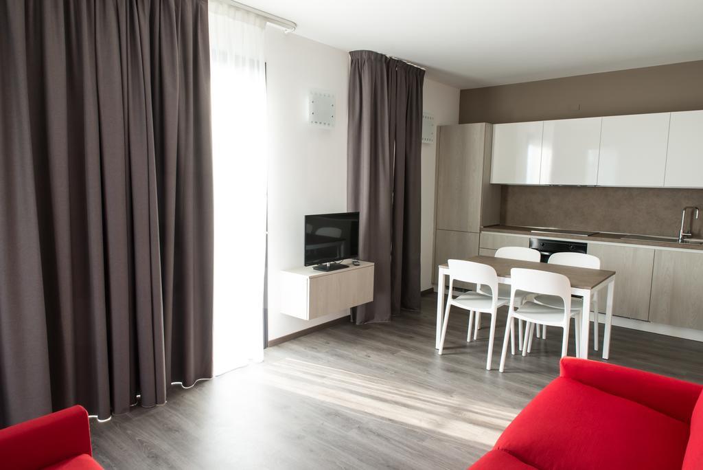 Ferienwohnung Residenza Luigina Varenna Zimmer foto